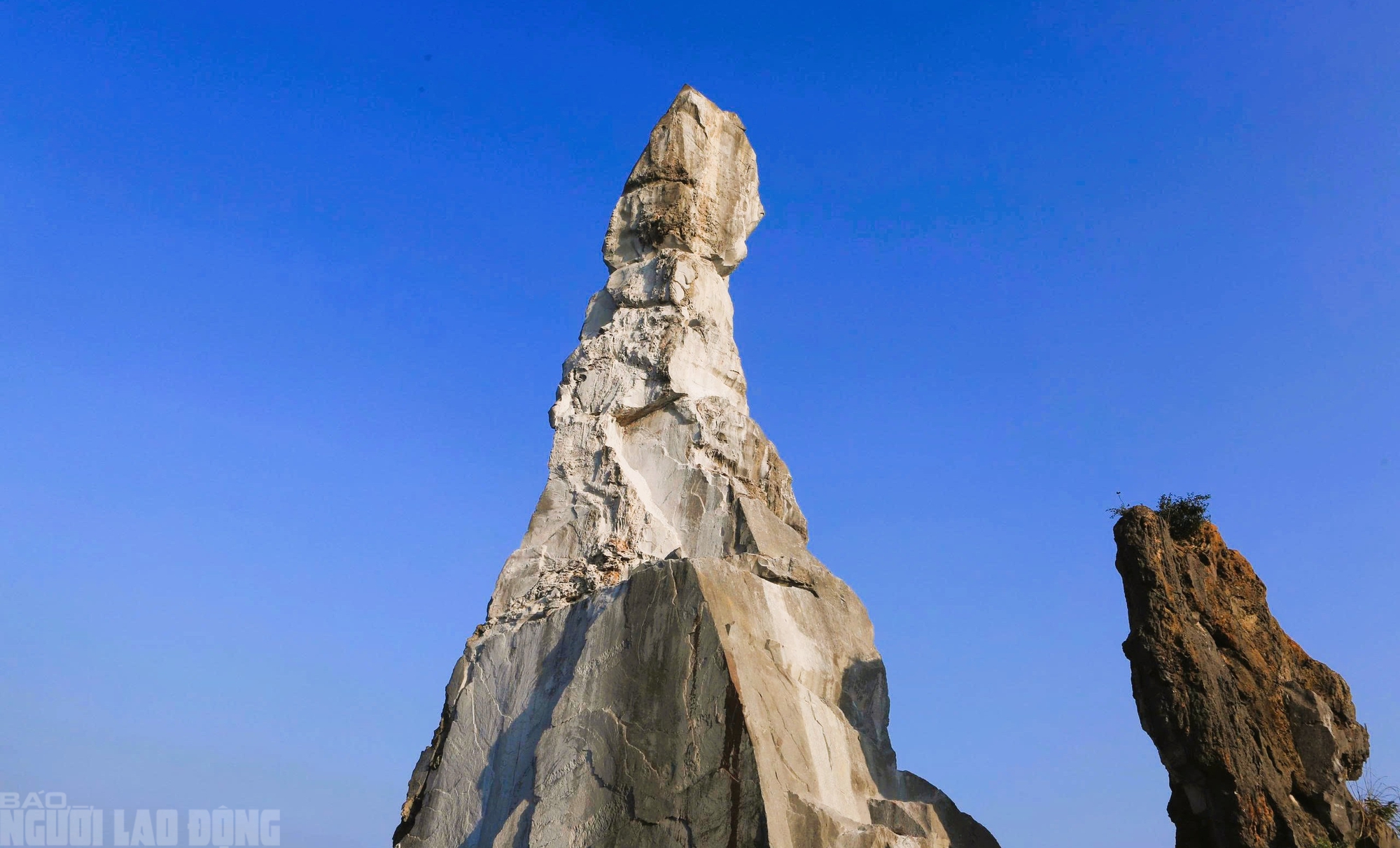 Phó chủ tịch tỉnh Thanh Hóa chỉ đạo kiểm tra thông tin liên quan tới Hòn Vọng Phu - Ảnh 9.