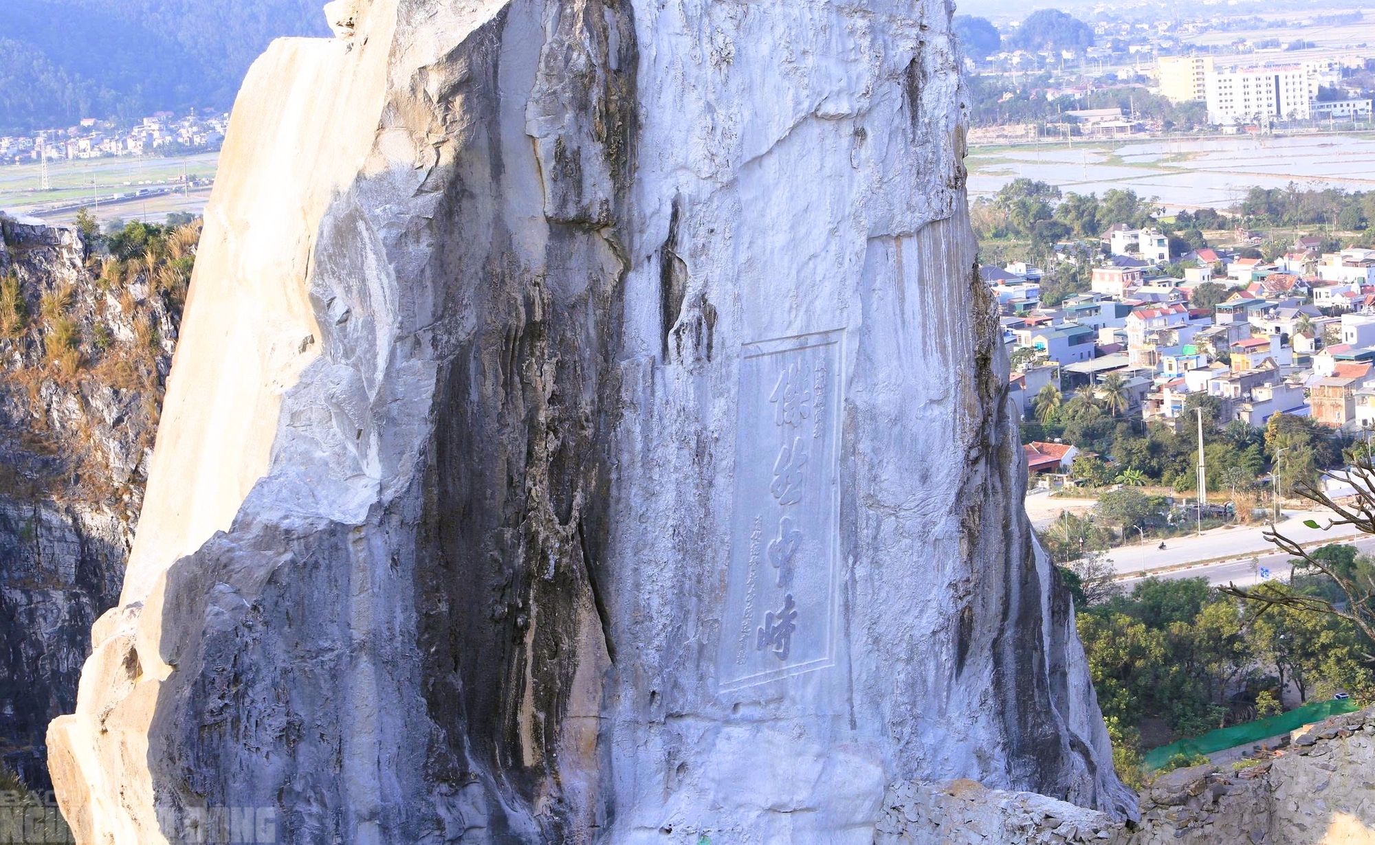 Phó chủ tịch tỉnh Thanh Hóa chỉ đạo kiểm tra thông tin liên quan tới Hòn Vọng Phu - Ảnh 10.