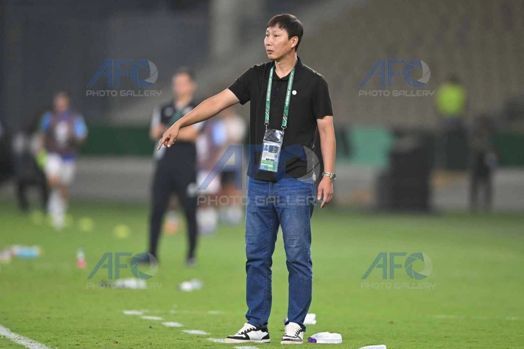 Báo Hàn Quốc: HLV Kim Sang Sik giúp U23 Việt Nam thống trị châu Á - 2