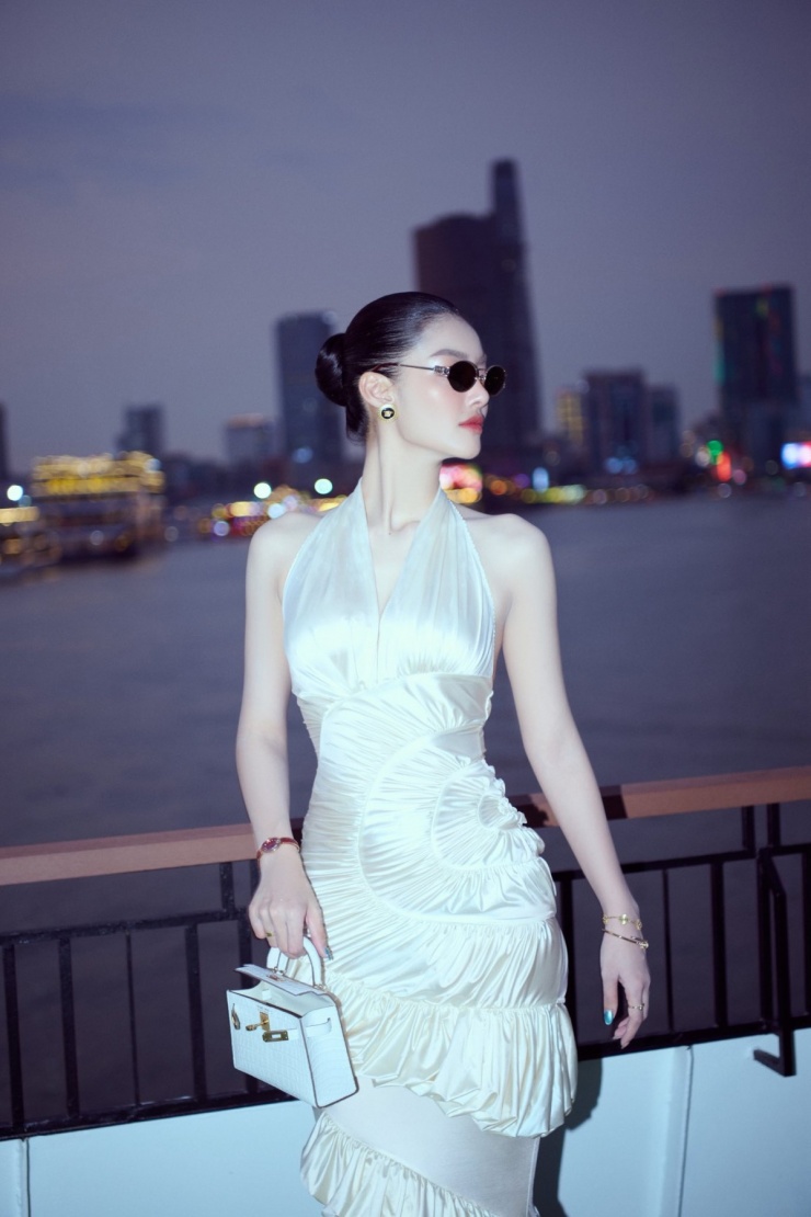 Kiều Loan phối set đồ gần 3 tỷ đi trà chiều - 10