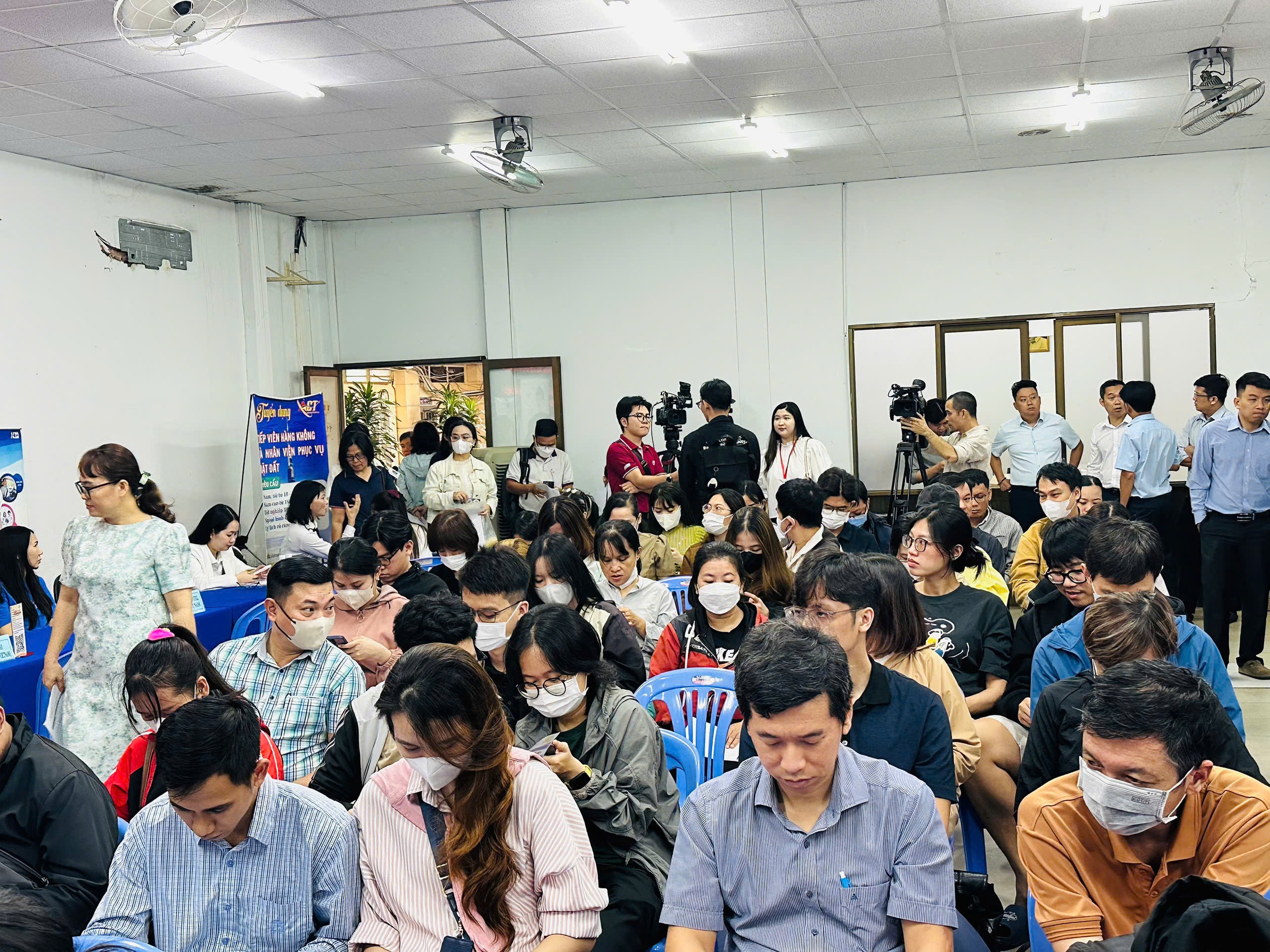 Biết đọc, biết viết cũng có việc lương chục triệu ở TPHCM - Ảnh 3.