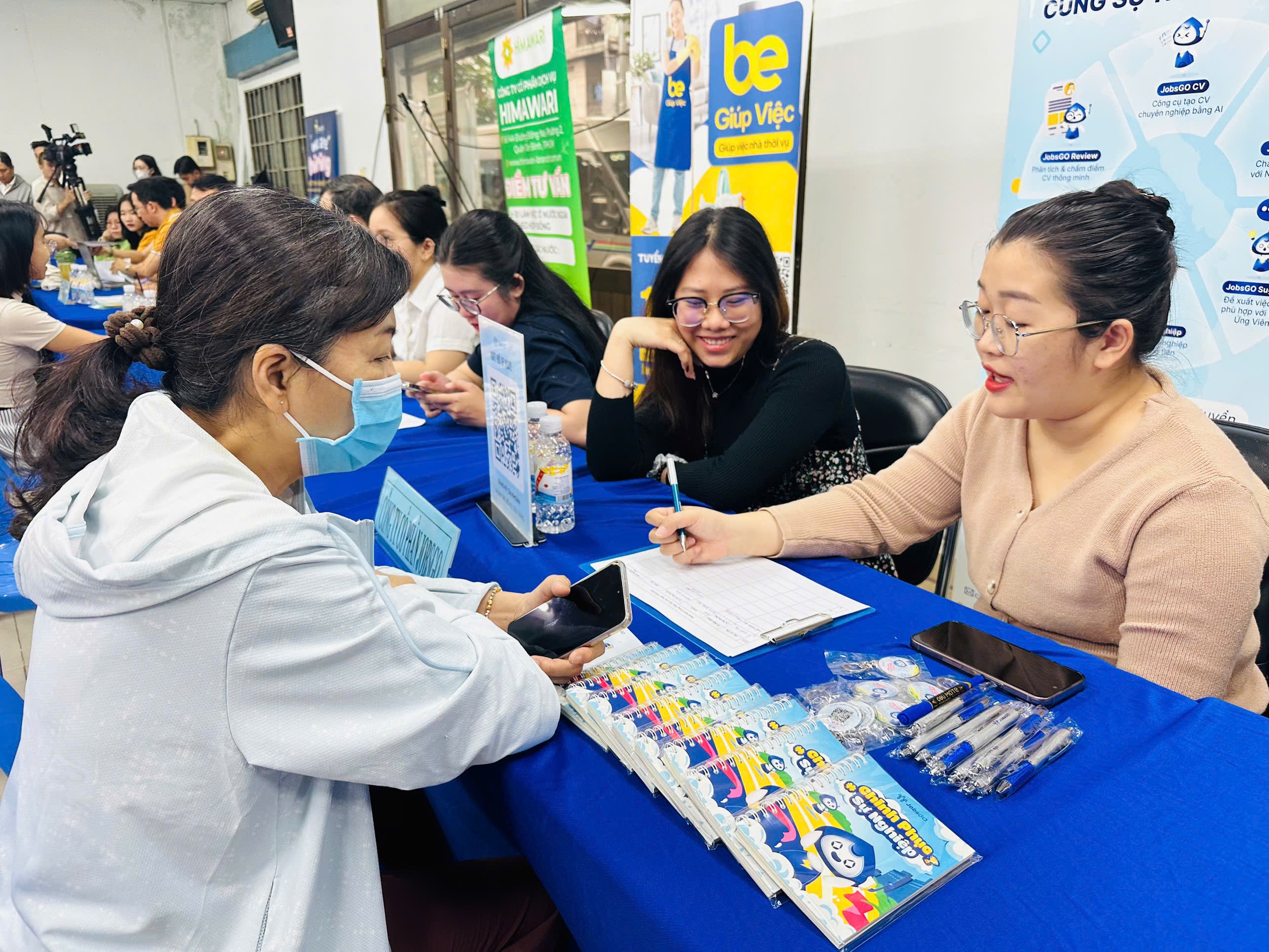 Biết đọc, biết viết cũng có việc lương chục triệu ở TPHCM - Ảnh 6.