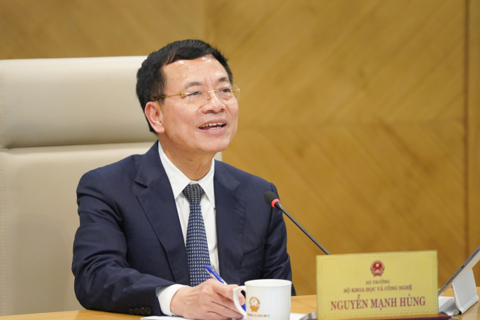 Bộ trưởng Nguyễn Mạnh Hùng trong buổi gặp. Ảnh: Lưu Quý