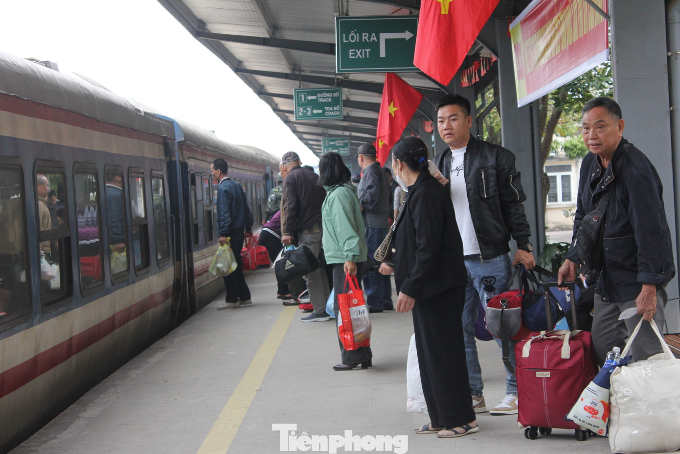 Hàng không, đường sắt tăng chuyến Tết, giá vé có giảm không?- Ảnh 2.