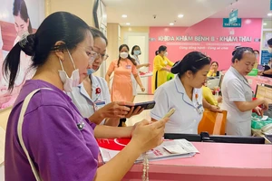 Từ 1-1-2026, người dân đi khám bệnh chỉ cần mở VNeID