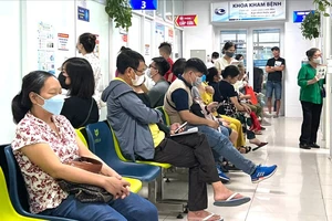 Đề nghị tránh cứng nhắc tiêu chí hộ nghèo để người khó khăn được hỗ trợ khám chữa bệnh