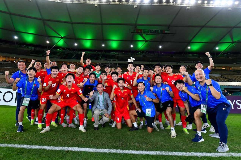 Cầu thủ U23 Việt Nam vỡ òa ăn mừng chiến thắng trước U23 UAE - 3