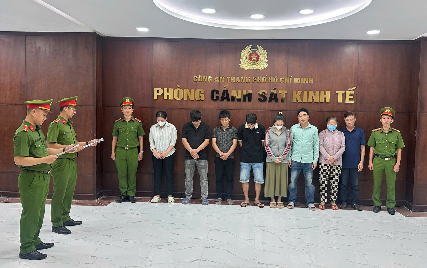 Giật mình với quy trình 'phù phép' thịt heo thành thịt nhím, đà điểu và bắp dê Úc- Ảnh 6.