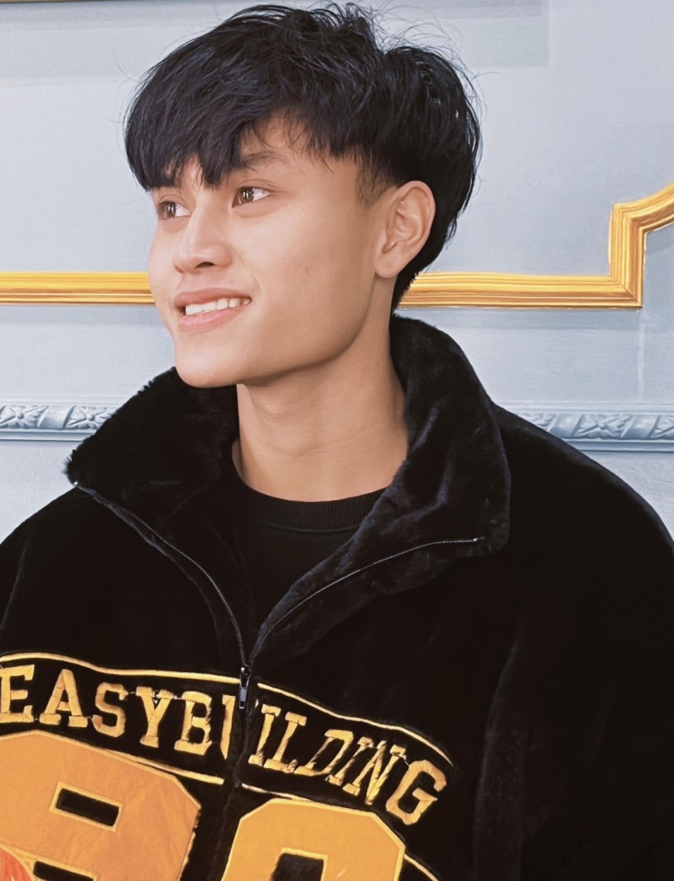 Gu mặc đời thường của hậu vệ Phạm Minh Phúc - 4