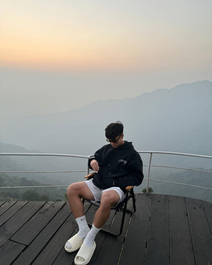 Gu mặc đời thường của hậu vệ Phạm Minh Phúc - 5