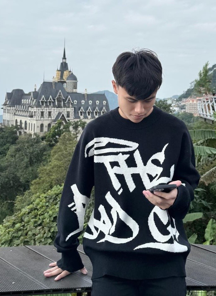 Gu mặc đời thường của hậu vệ Phạm Minh Phúc - 7