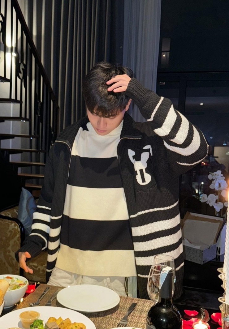 Gu mặc đời thường của hậu vệ Phạm Minh Phúc - 9