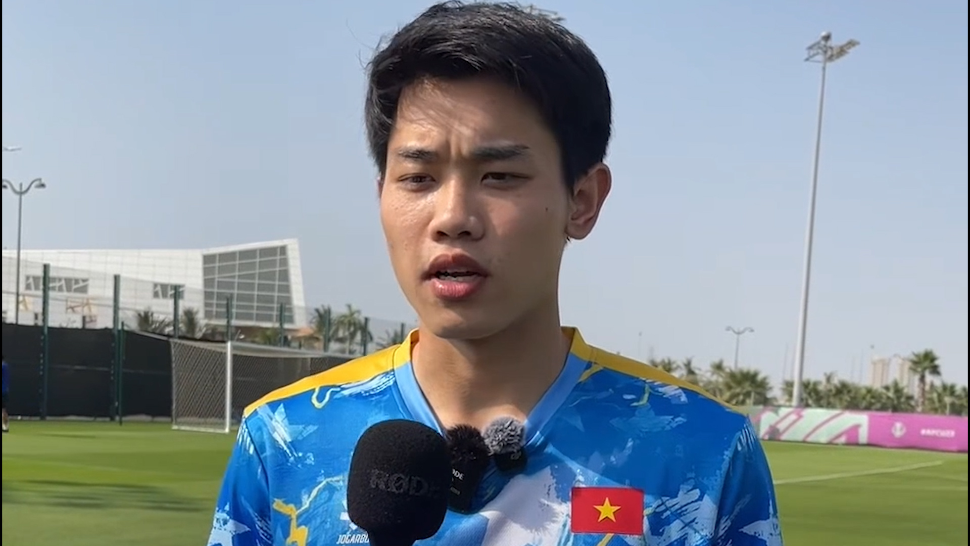 Không nghỉ ngơi, U.23 Việt Nam tập ngay cho bán kết: HLV Kim 'nhớ phở nhưng đợi xong 2 trận cuối’ - Ảnh 4.