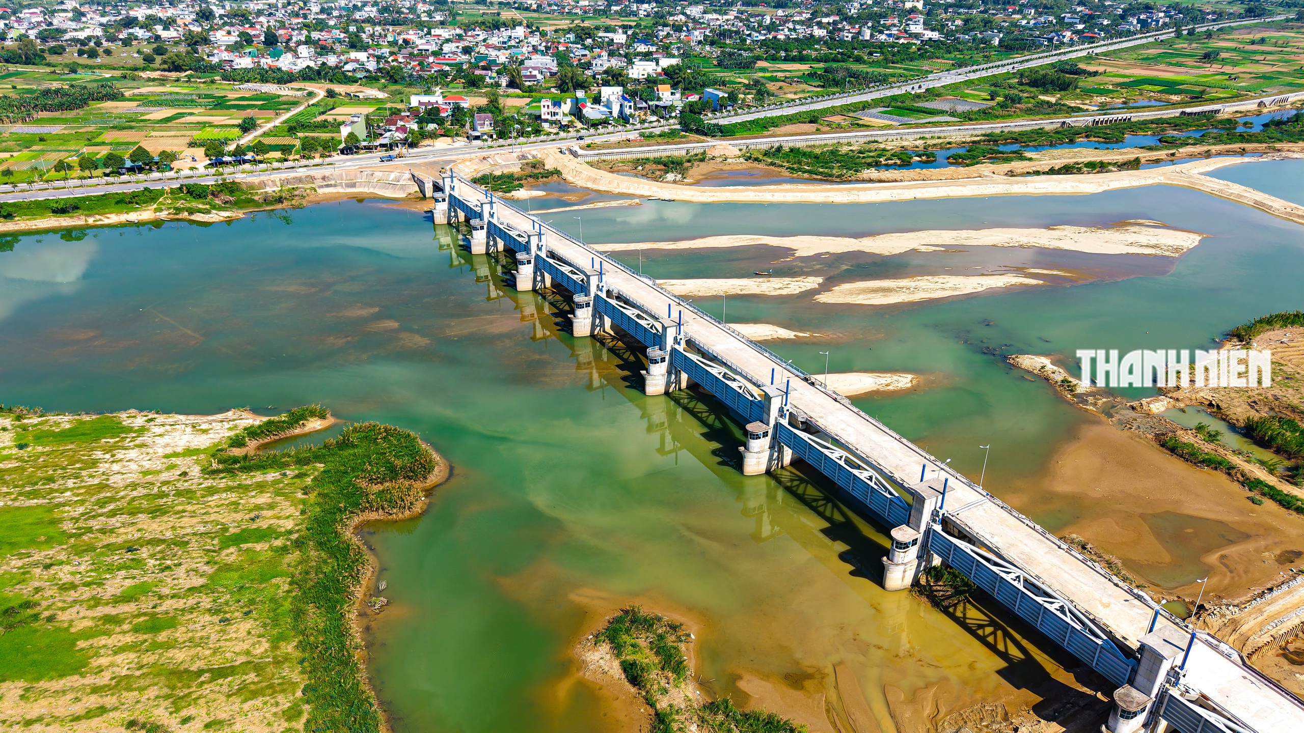 Tăng tốc thi công thông xe qua đập dâng sông Trà Khúc trước Tết Bính Ngọ- Ảnh 9.