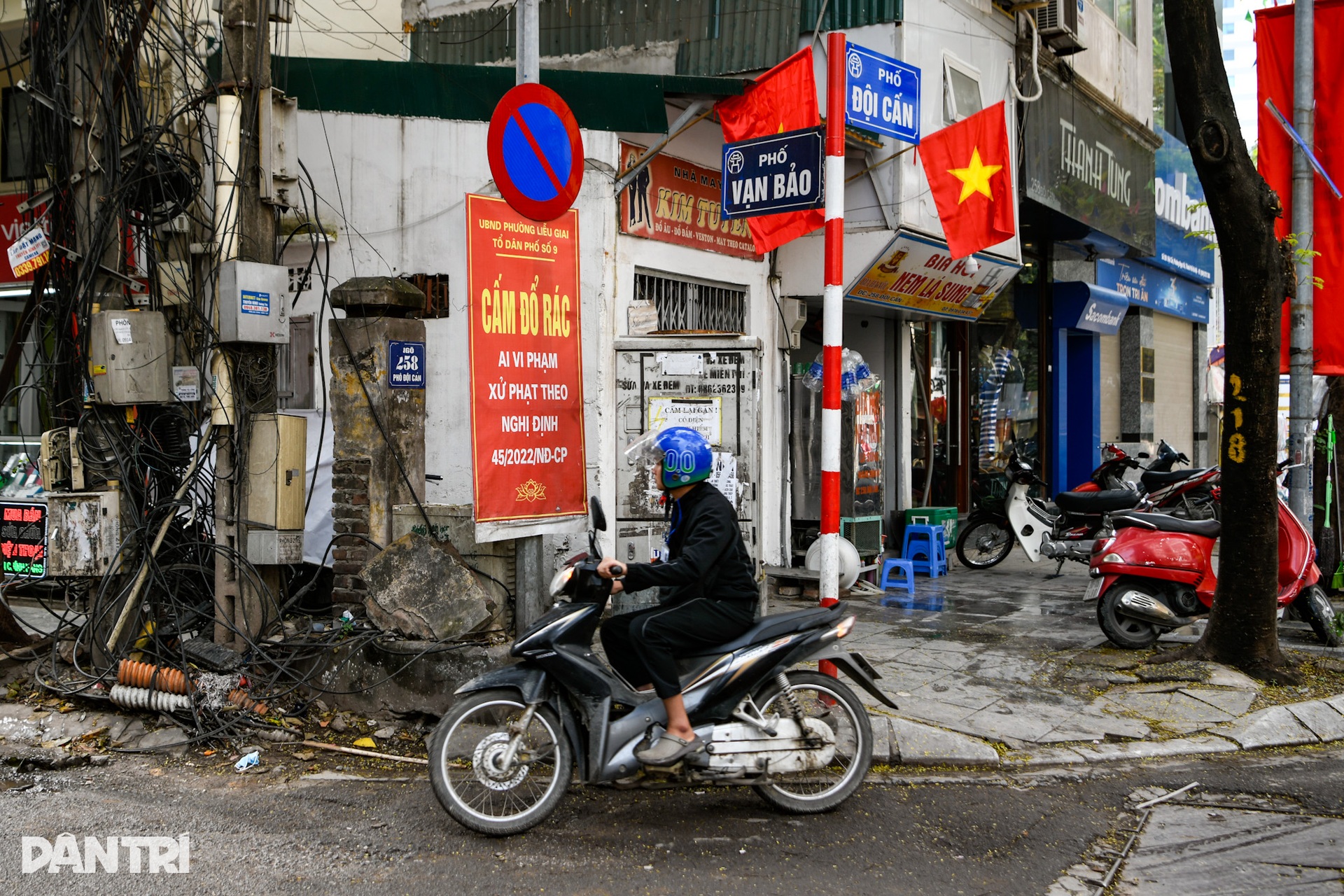 Hà Nội: Nơi có camera thì sạch rác, chỗ không bị nhìn thấy thì ngập ngụa - 6
