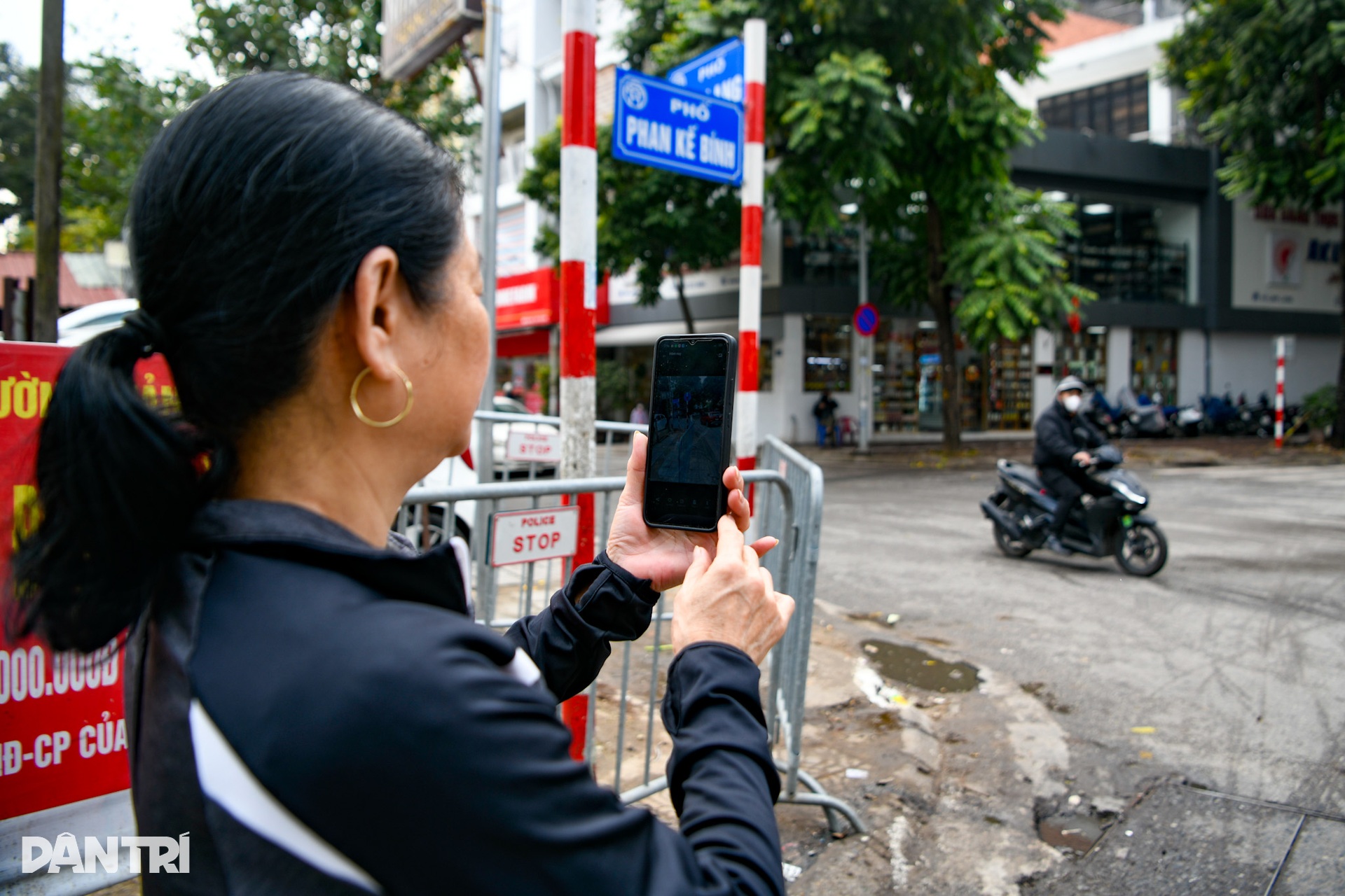 Hà Nội: Nơi có camera thì sạch rác, chỗ không bị nhìn thấy thì ngập ngụa - 10