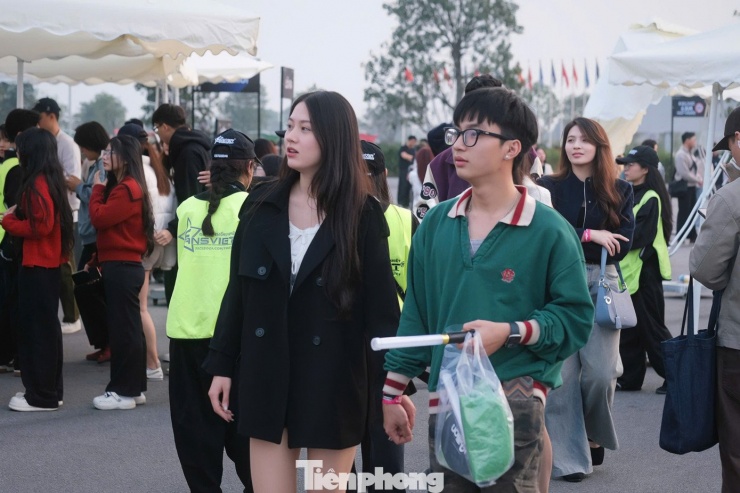 Hàng chục nghìn người đổ về Đông Anh - 12