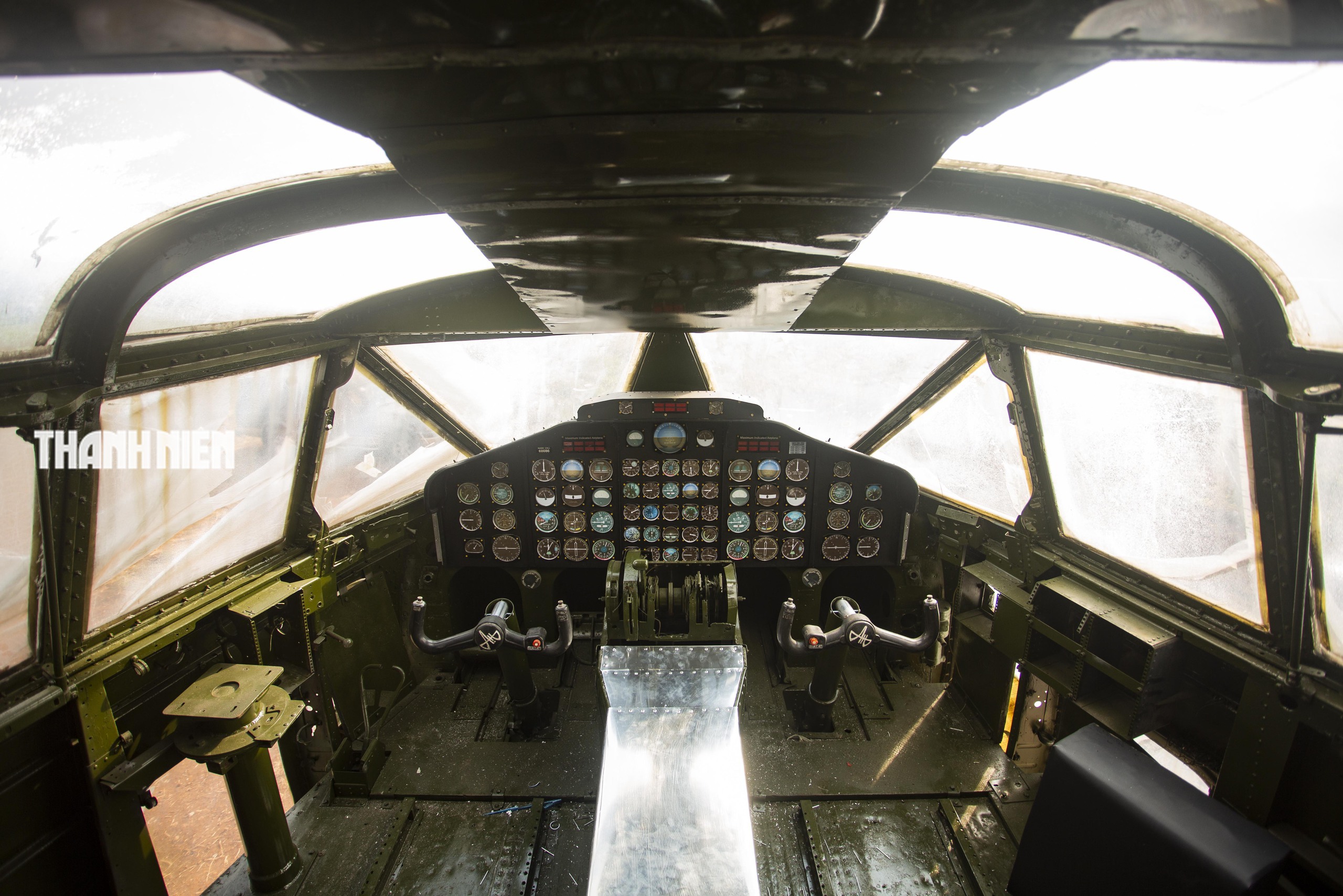 Cận cảnh quá trình lắp đặt máy bay C-119 tại sân bay Tà Cơn- Ảnh 4.