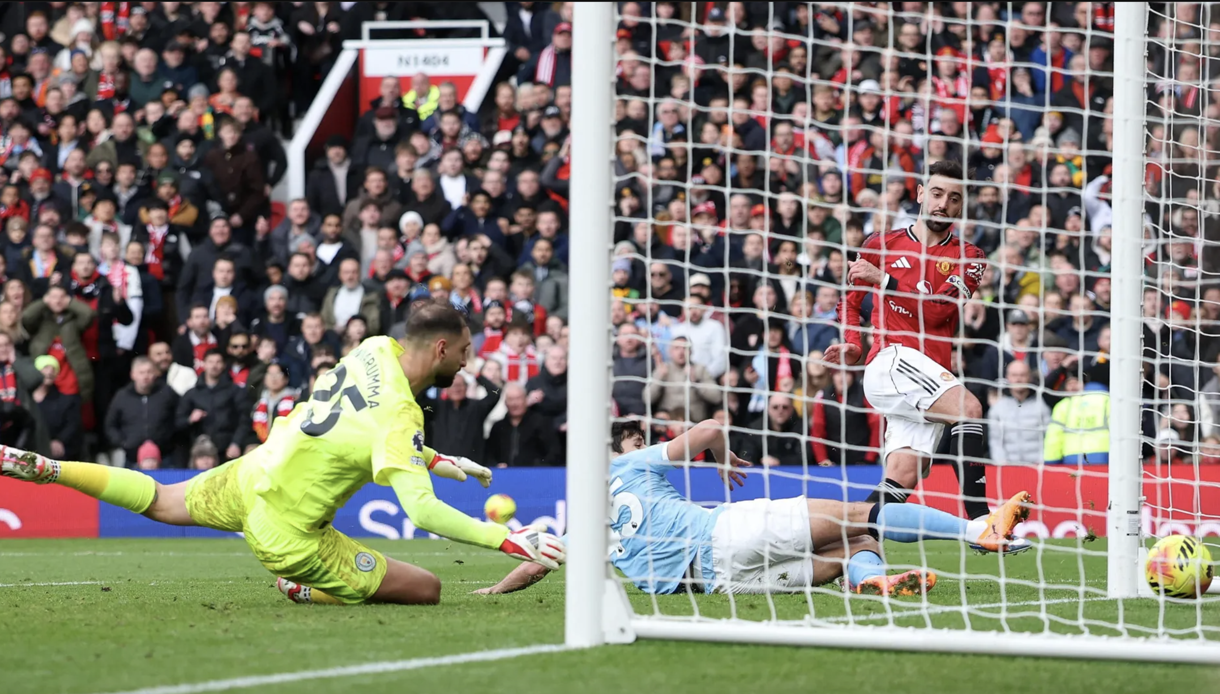 Quật ngã Man City trận derby, Man United tặng quà thầy mới Michael Carrick - Ảnh 3.