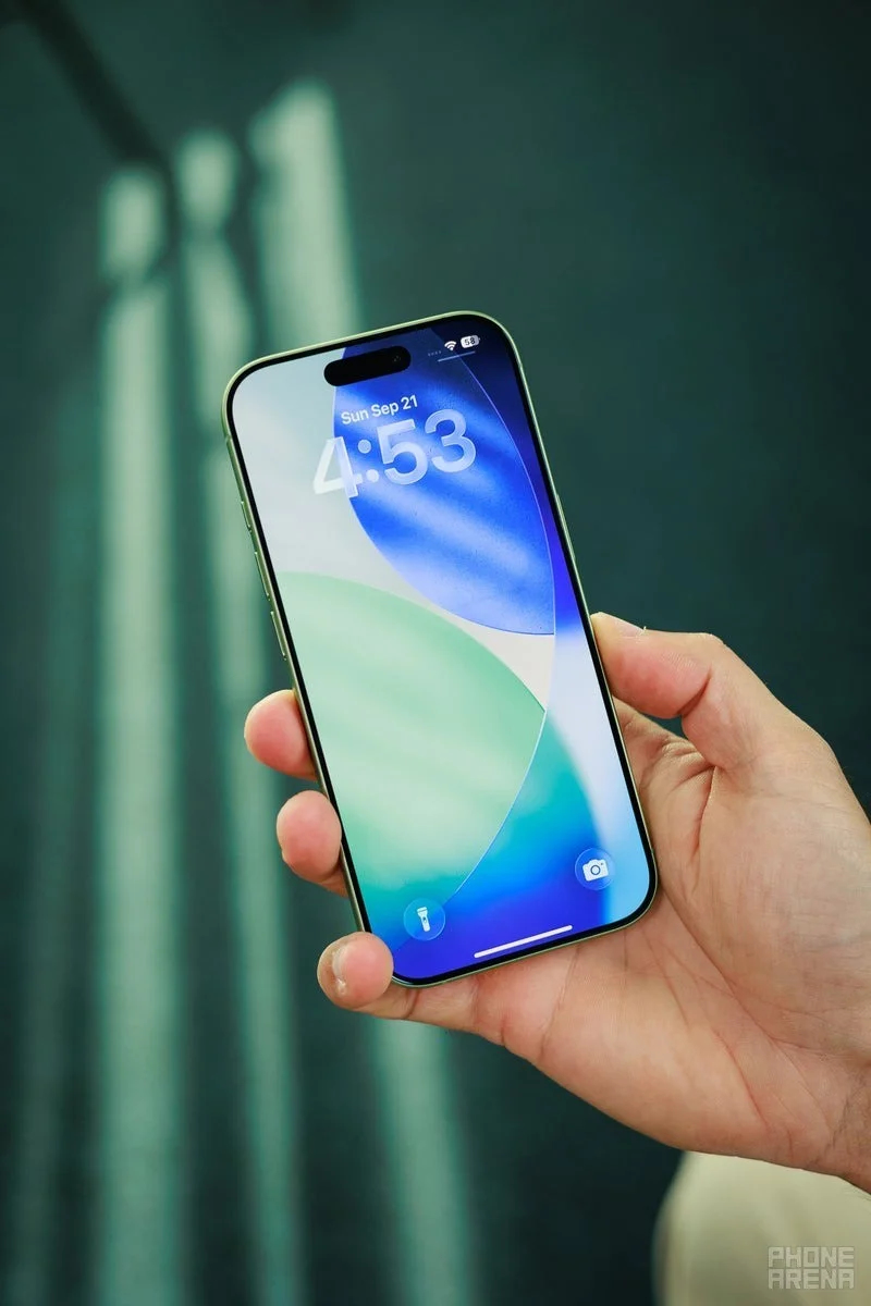 Lộ diện iPhone đầu tiên của năm sắp được Apple trình làng- Ảnh 2.