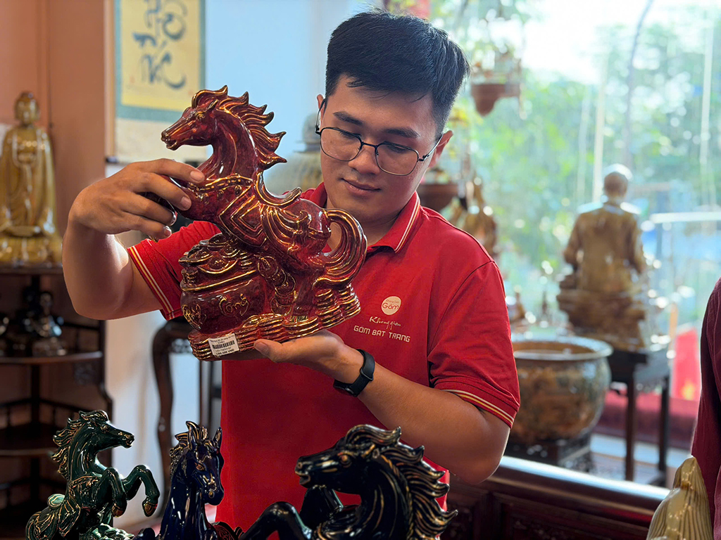Sôi động thị trường linh vật ngựa cho Tết Bính Ngọ- Ảnh 5.
