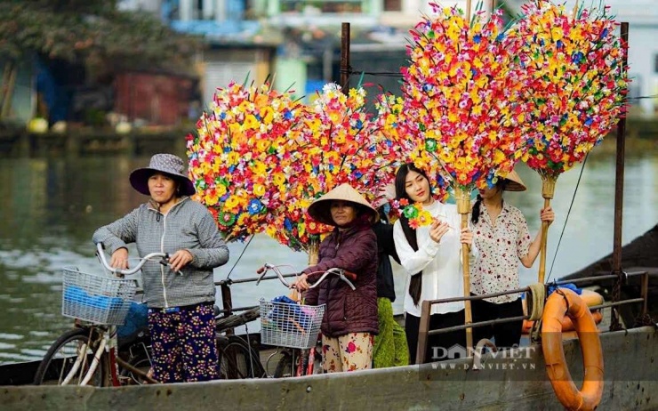 Hoa giấy Thanh Tiên là sản phẩm được tiêu thụ rộng rãi ở nhiều địa phương trong nước như Hà Nội, TP Hồ Chí Minh, Đà Nẵng, Hải Phòng... Ảnh: LH