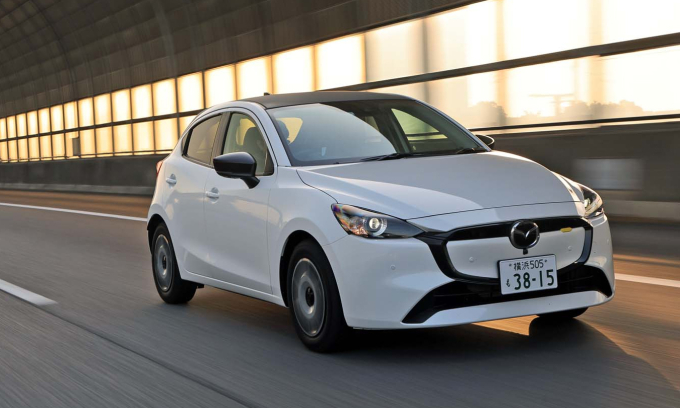 Hatchback Mazda2 tại Nhật Bản. Ảnh: CG