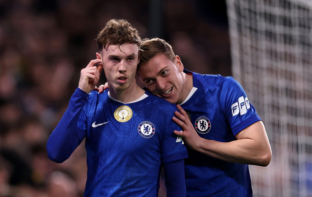 Chelsea tiếp tục bám đuổi quyết liệt Man Utd và Liverpool - 2