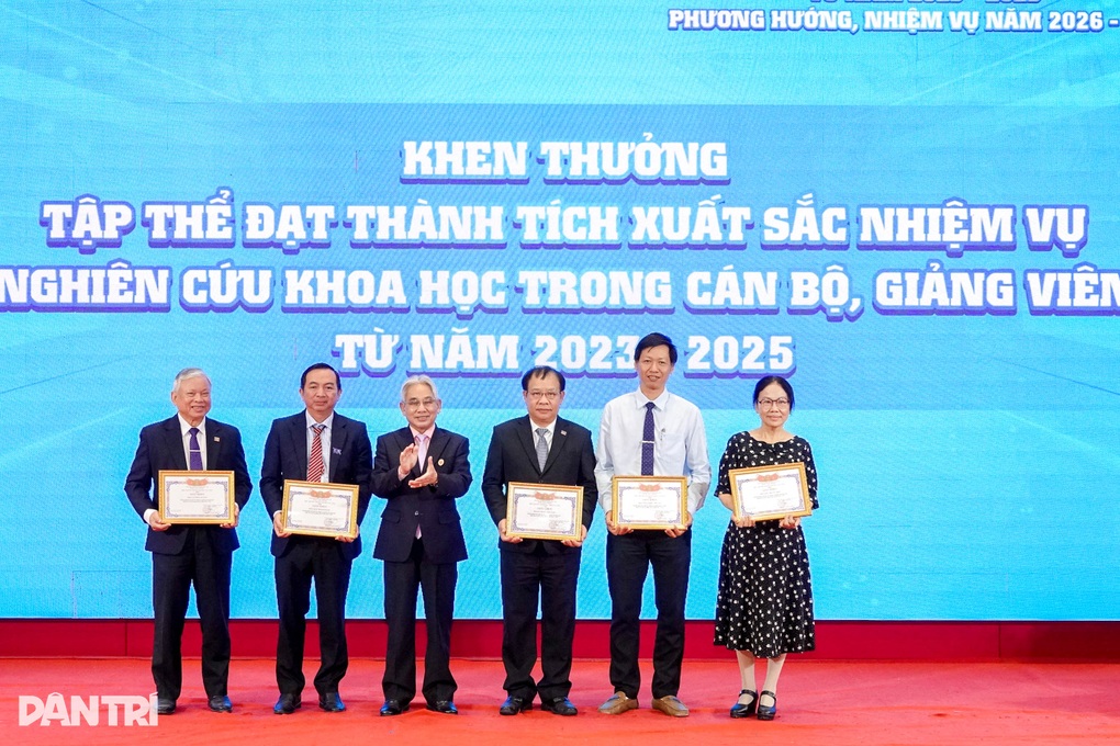 Tự chủ công nghệ là nhiệm vụ sống còn của các trường đại học - 4