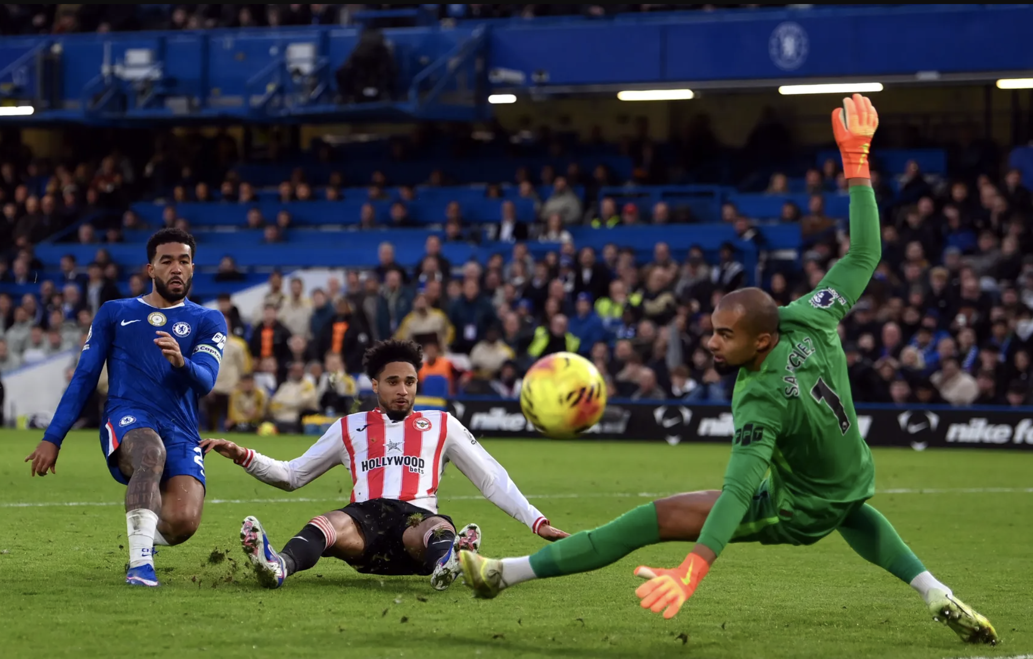 Chelsea thắng đẹp Brentford, mãn nhãn ngày ra mắt tân HLV Liam Rosenior - Ảnh 2.