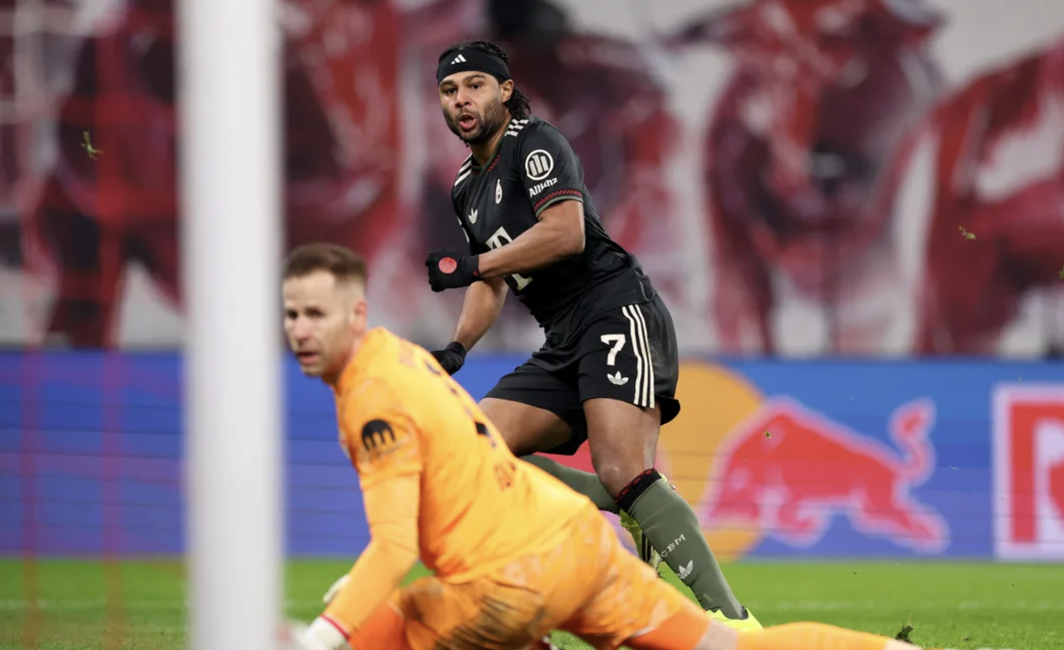 Siêu dự bị Olise tỏa sáng, Bayern Munich thắng 