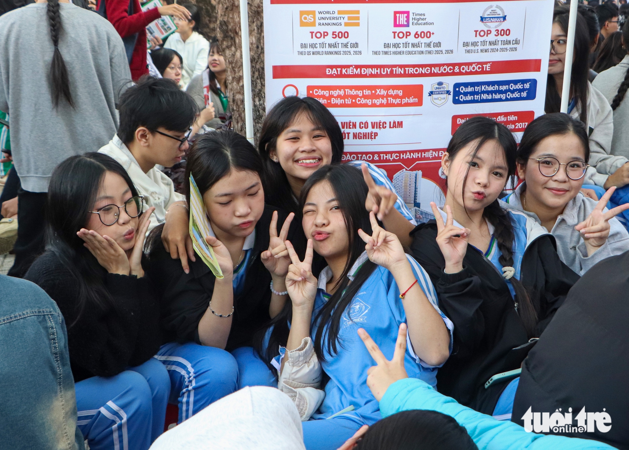 Hàng nghìn học sinh Đà Nẵng tham gia chương trình tư vấn tuyển sinh - hướng nghiệp  - Ảnh 4.