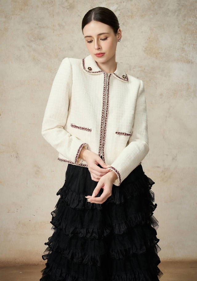 Váy dài và áo khoác tweed dáng ngắn, cặp đôi hoàn hảo cho những ngày cuối năm- Ảnh 2.