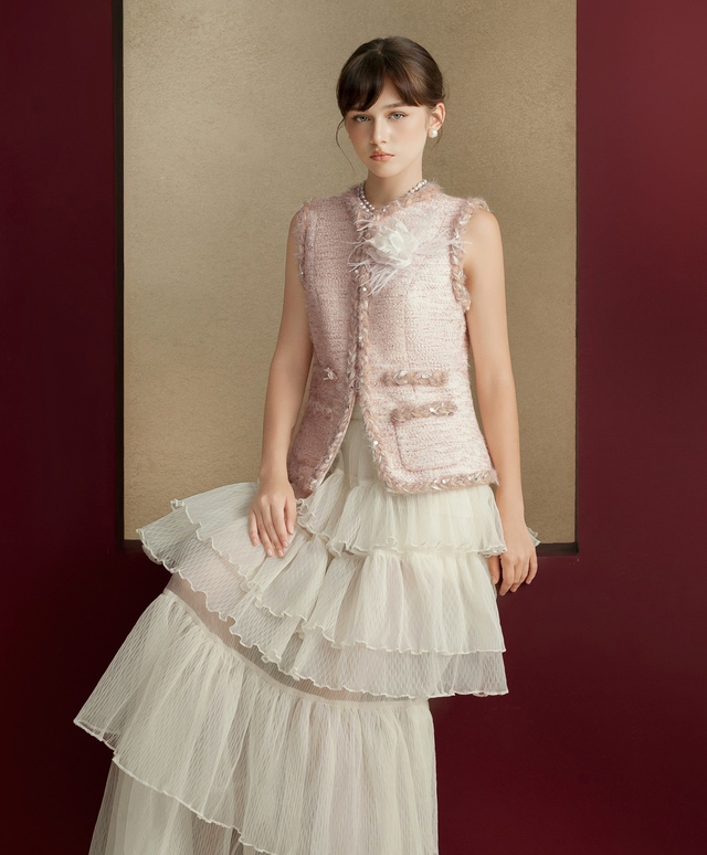 Váy dài và áo khoác tweed dáng ngắn, cặp đôi hoàn hảo cho những ngày cuối năm- Ảnh 3.