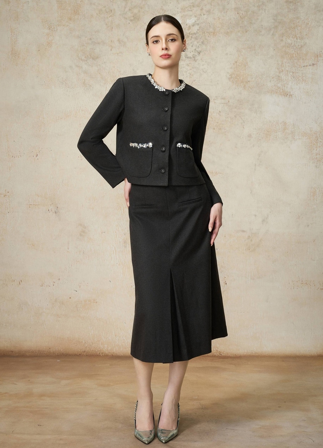 Váy dài và áo khoác tweed dáng ngắn, cặp đôi hoàn hảo cho những ngày cuối năm- Ảnh 10.