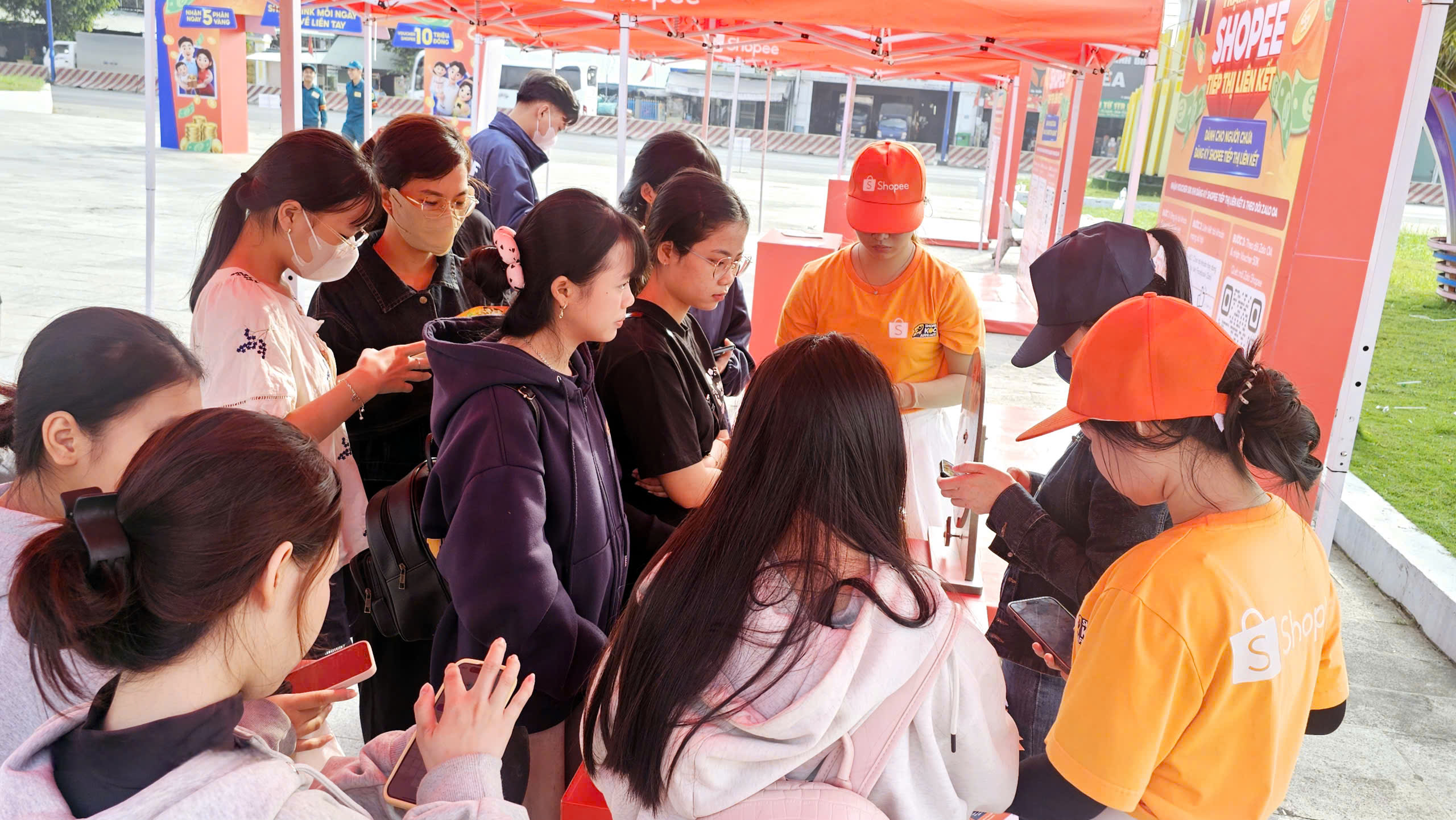 1768710479 591 Hinh anh Cong xuong hanh phuc o xa Bau Bang