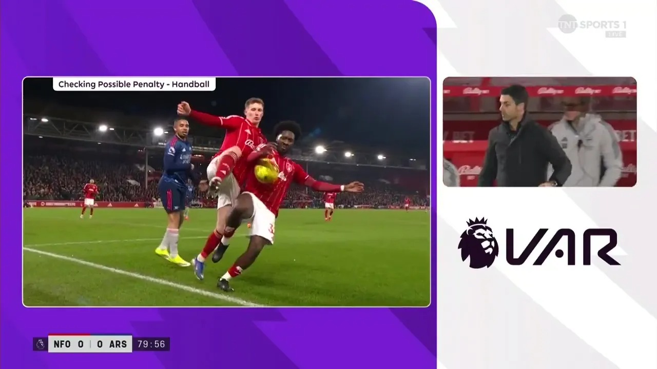 Tranh cãi Arsenal bị “cướp mất phạt đền” - Ảnh 2.