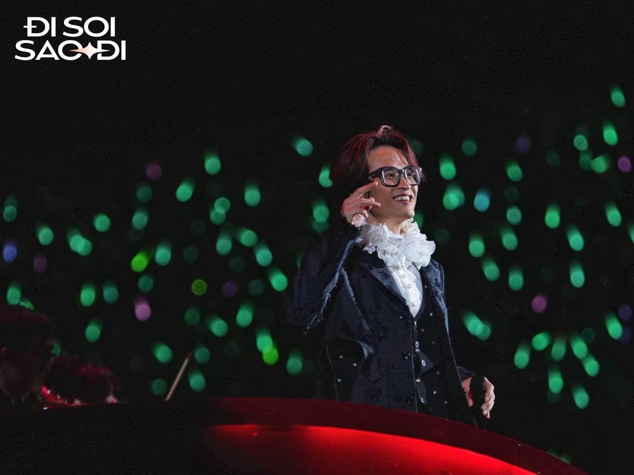 Khoảnh khắc Hà Anh Tuấn quỳ gục trên sân khấu- Ảnh 7.