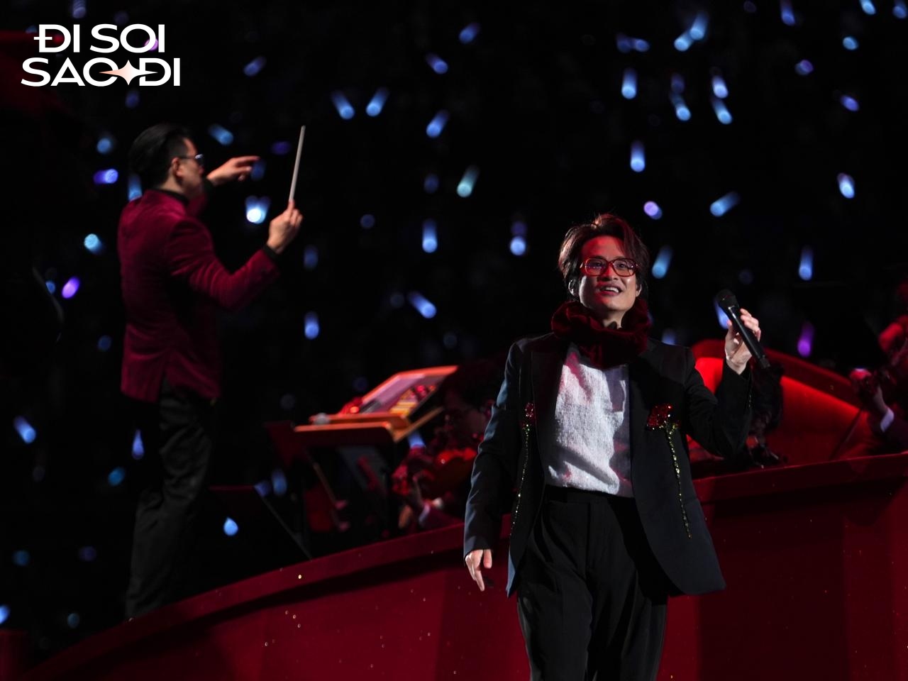 Khoảnh khắc Hà Anh Tuấn quỳ gục trên sân khấu- Ảnh 13.