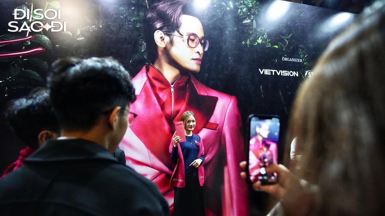 Khoảnh khắc Hà Anh Tuấn quỳ gục trên sân khấu- Ảnh 14.