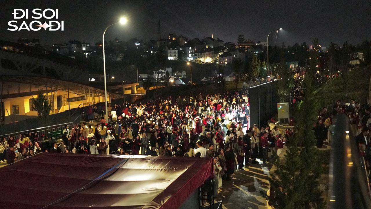 Khoảnh khắc Hà Anh Tuấn quỳ gục trên sân khấu- Ảnh 15.