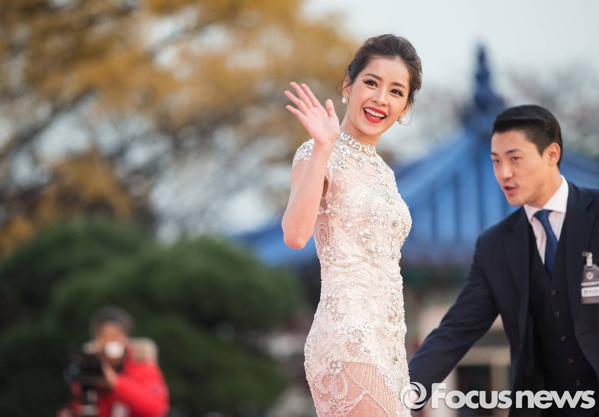 Đỉnh nhất trend 2016: Chi Pu chính là huyền thoại, được báo Hàn khen tận mây xanh, lộng lẫy hơn minh tinh Hàn Quốc- Ảnh 9.