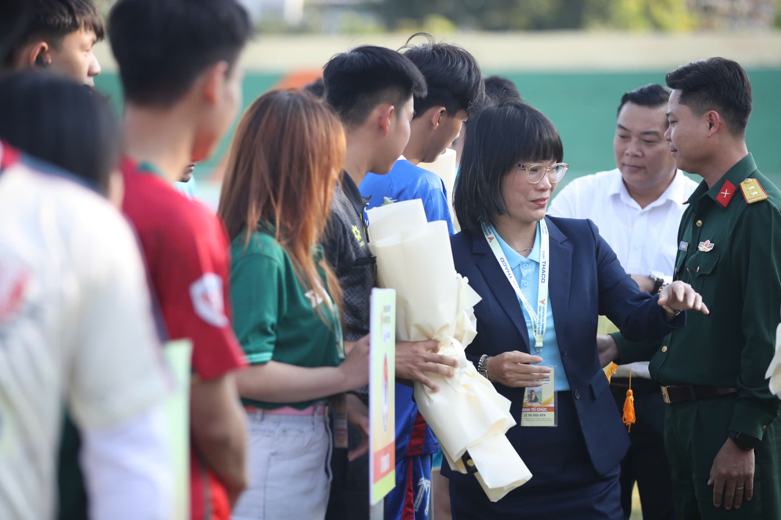 Khai mạc khu vực Duyên hải miền Trung: Lan tỏa không chỉ tình yêu bóng đá...- Ảnh 7.