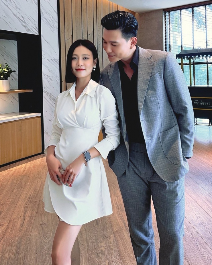 Nữ chính 'Cách em 1 milimet' bị chê mặc đồ khó hiểu - 2