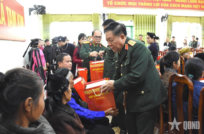 Xây dựng Đảng bộ Quân đội mẫu mực, tiêu biểu, ngang tầm nhiệm vụ - Ảnh 2.