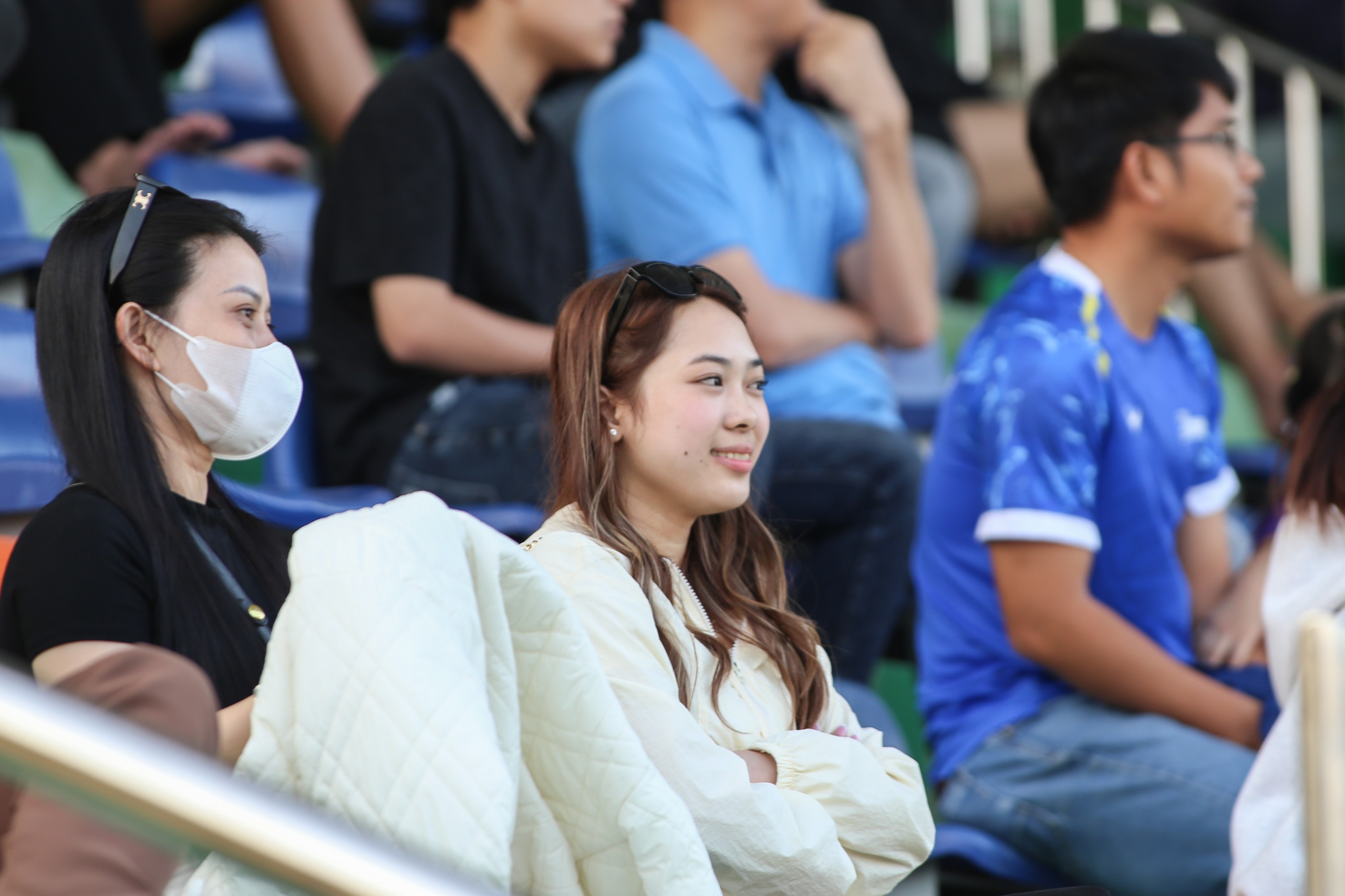 Vượt 12.000 km từ Canada về Việt Nam, 'tiếp lửa' cho bạn- Ảnh 3.