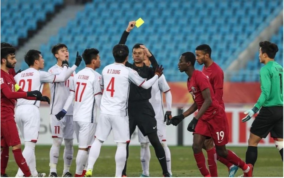 Lộ danh tính trọng tài Úc và tổ VAR trận U.23 Việt Nam đấu Trung Quốc: Gương mặt thân quen- Ảnh 2.