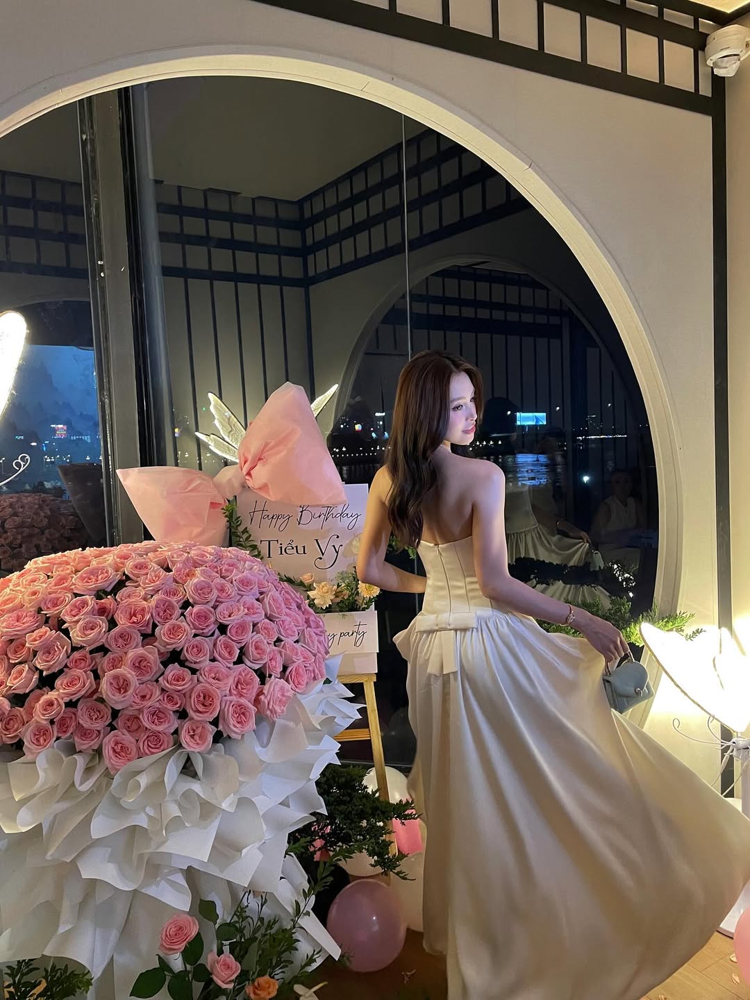 Showbiz không thiếu người đẹp nhưng chỉ có 1 