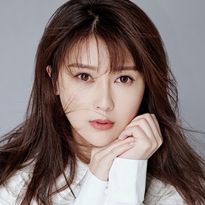 Thảm cảnh của 1 mỹ nhân: Phải trả nợ 4.700 tỷ trong 7 ngày thay chồng chủ tịch, nhan sắc tụt dốc không phanh- Ảnh 2.