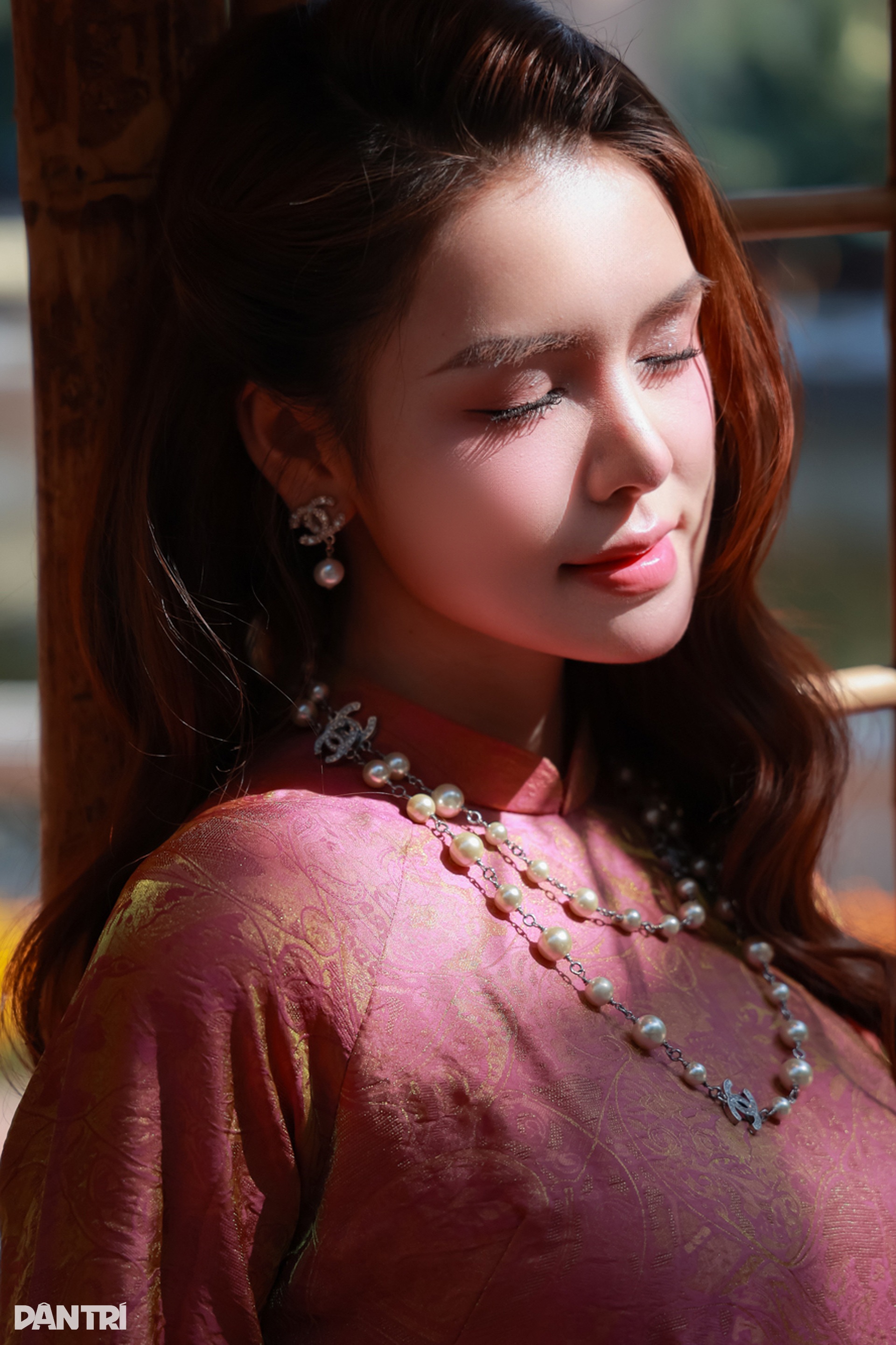 Nữ diễn viên xinh đẹp phim giờ vàng VTV gợi ý cách chọn áo dài mặc Tết 2026 - 5